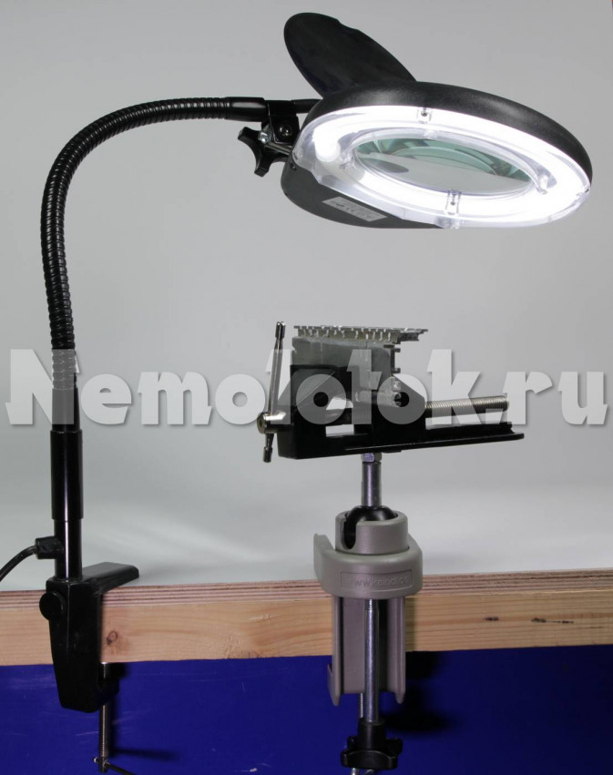 Лампа-лупа светодиодная  3-х кратного увеличения 230V (17405)